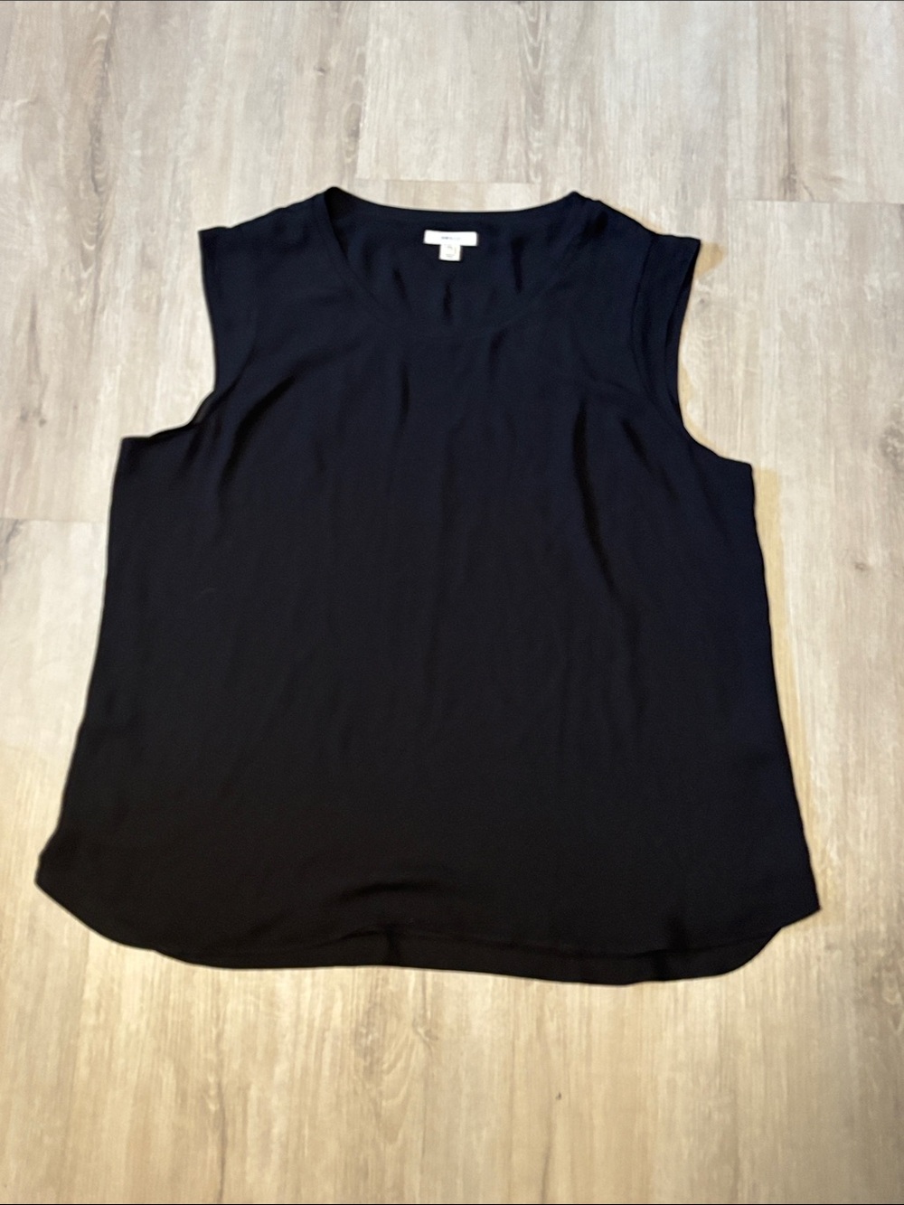RW&CO. Black Sleeveless Round-Neck Tank